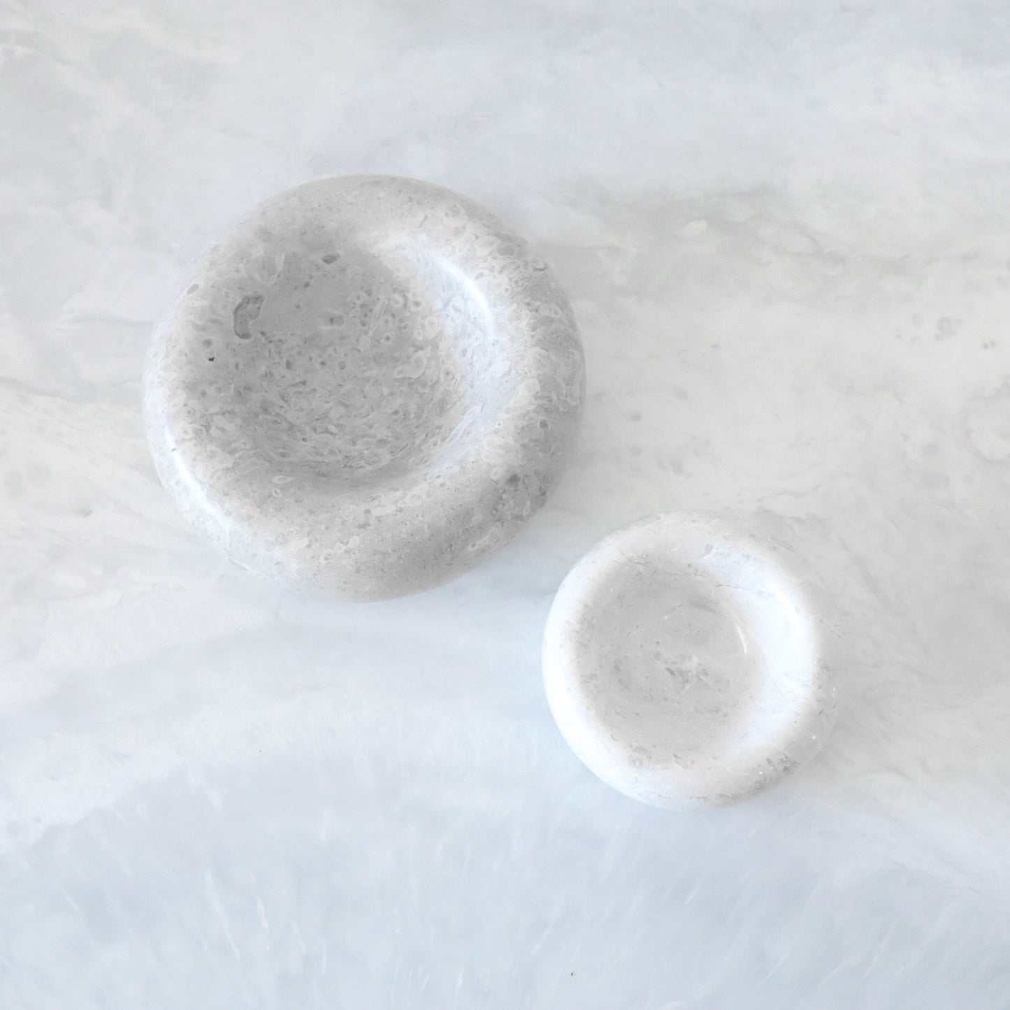 Contour Bowls in Oyster