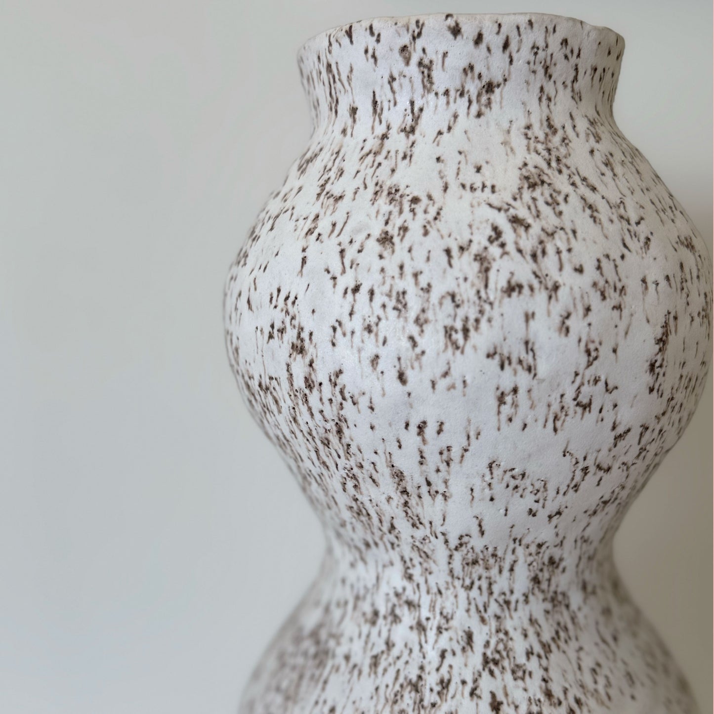 Speckled White Triple Curve 2