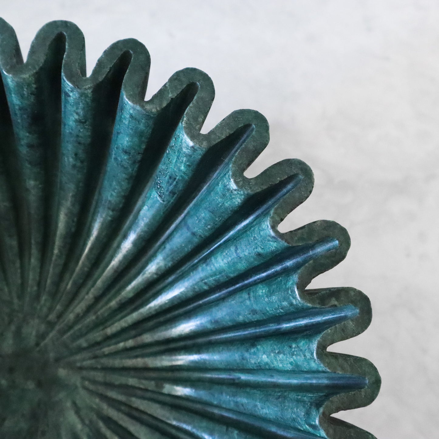 Ruffle Bowl in Emerald