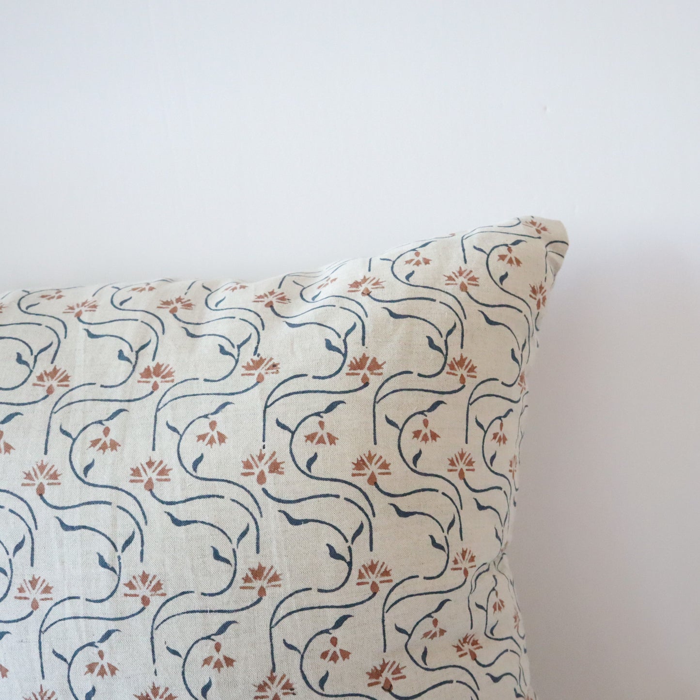 Saba Linen Pillow - 18"