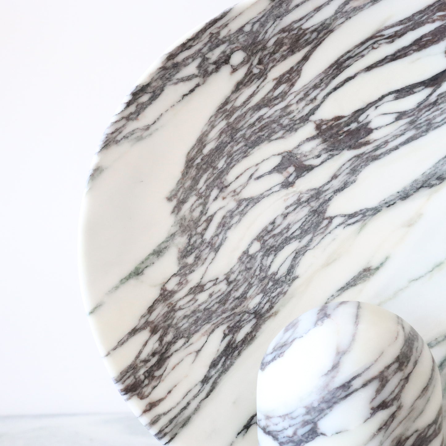 Surface Sconce Calacatta Viola