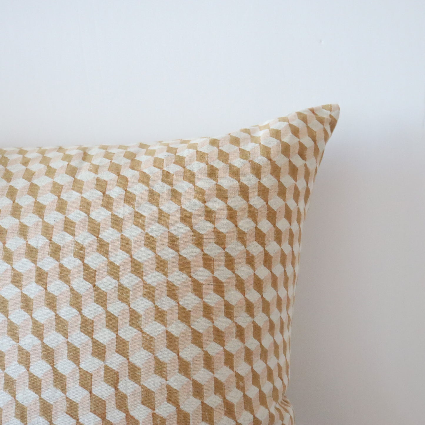 Tanya Linen Pillow - 18"