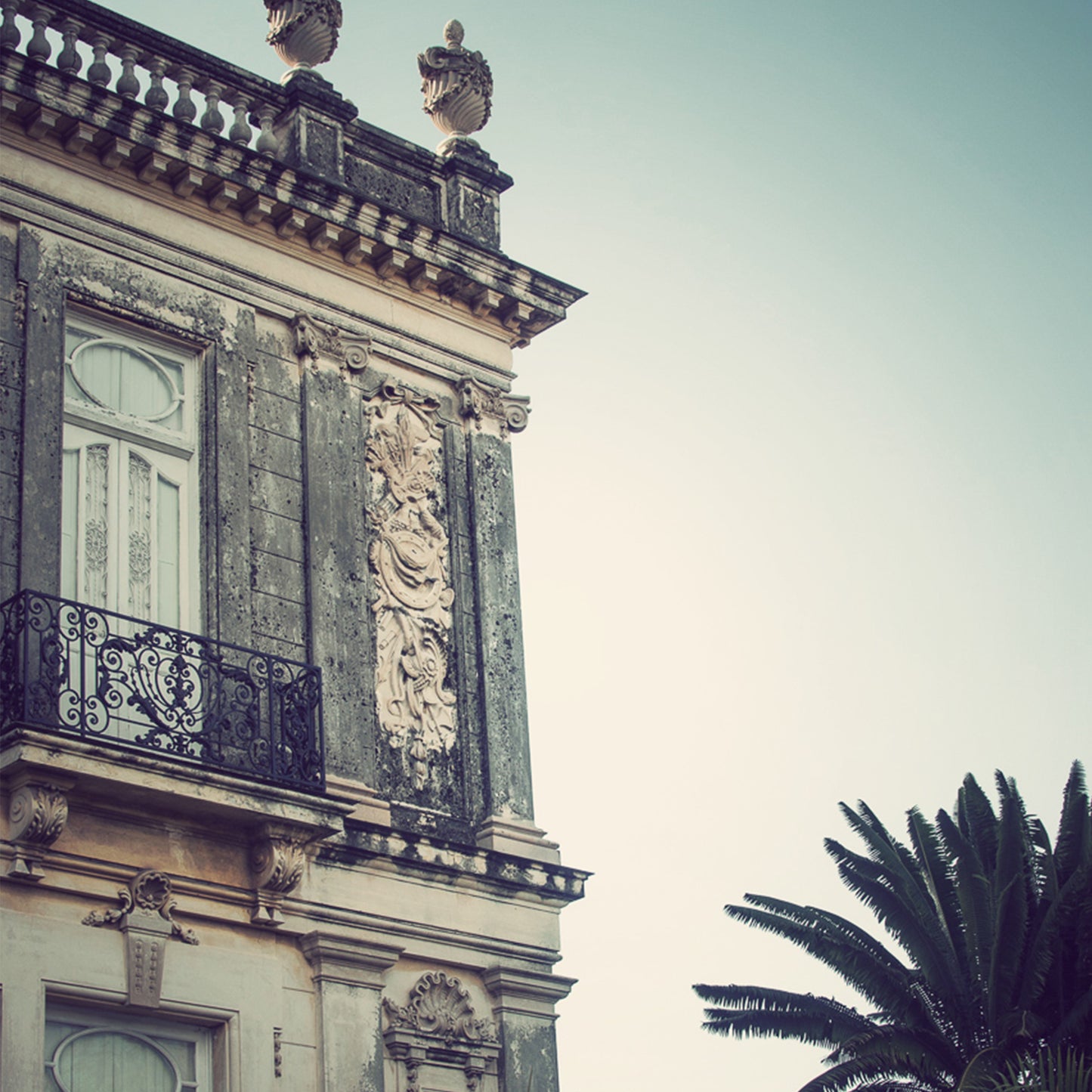 Building in Mérida, Mexico photographed by Sara Ferguson