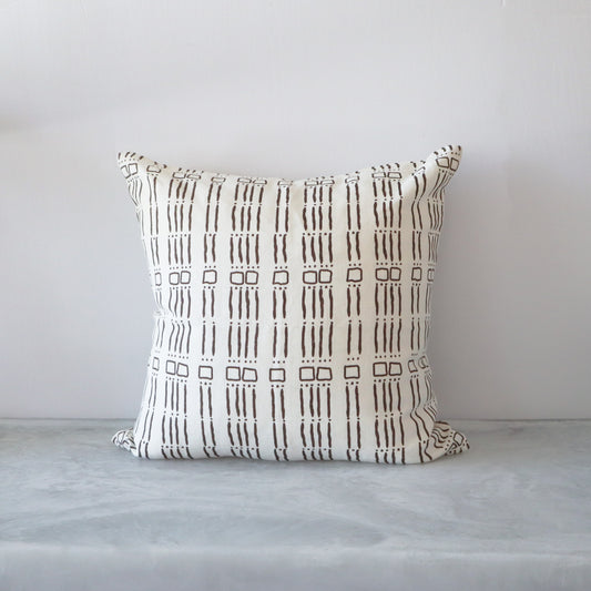 Elliot Pillow in Brown - 22"