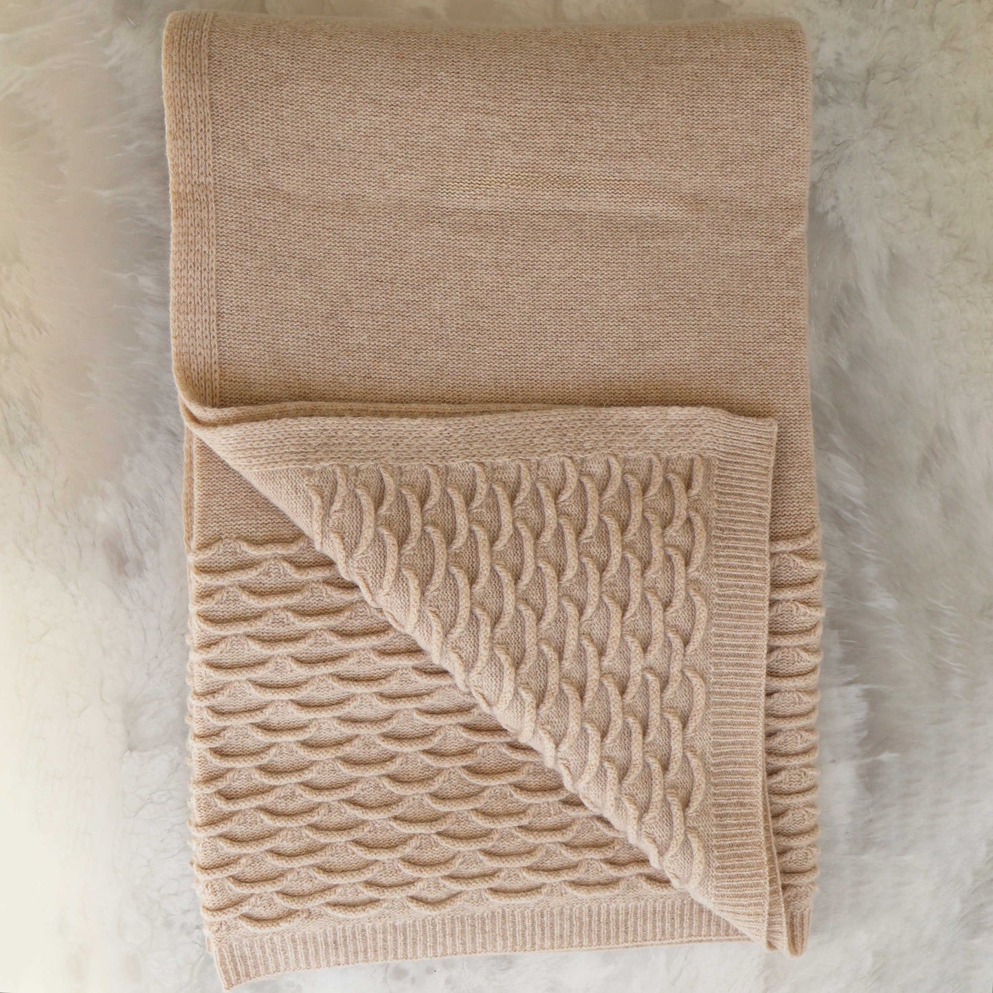 Knit Scallop Throw in Oatmeal