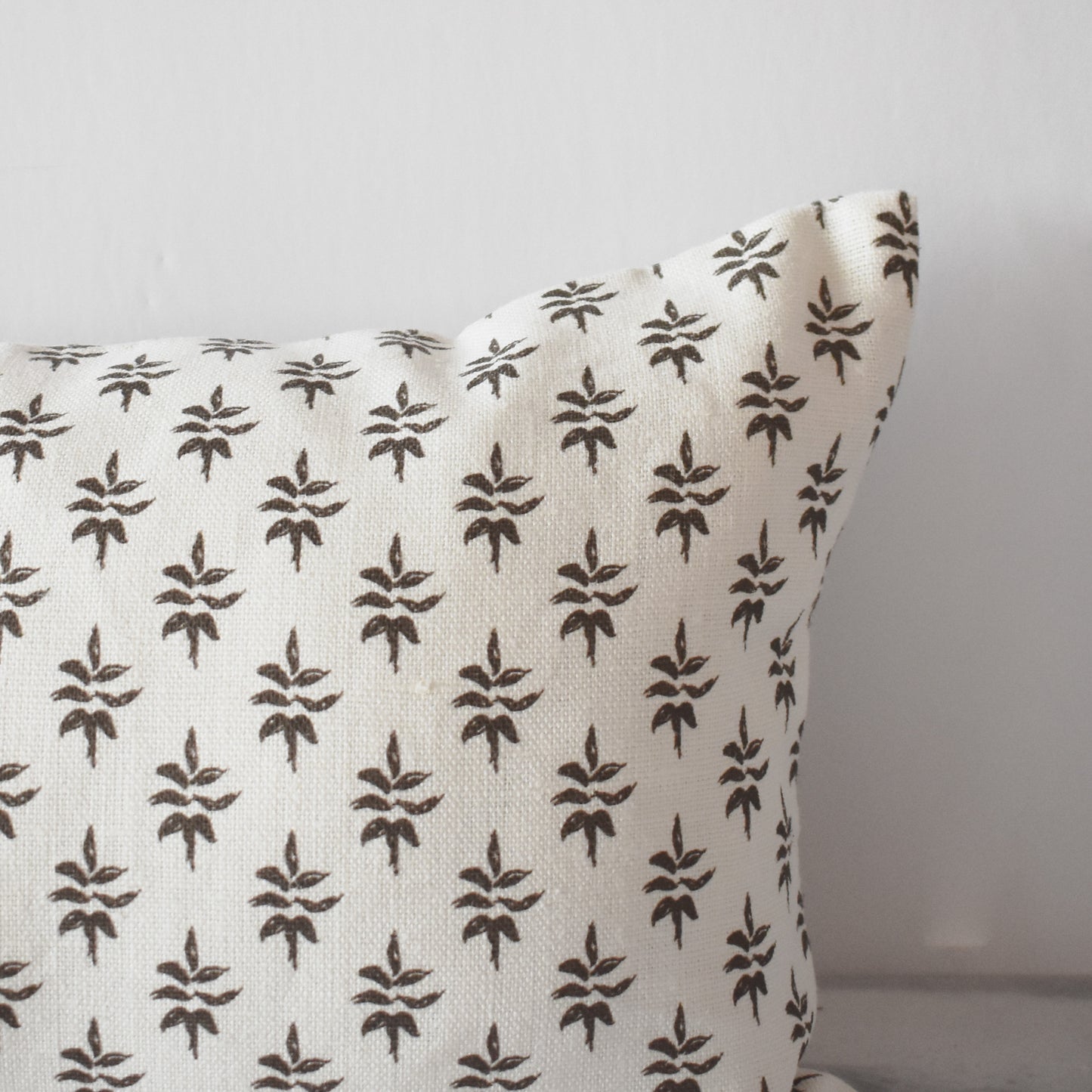 Laurel Leaf Pillow in Chocolate & Oyster - 12"x20"