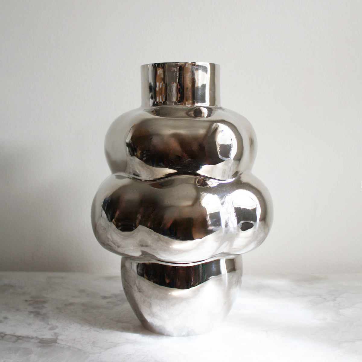 THE ROE STUDIO Balloon Vase Steel Anyon Design And Atelier the-roe-studio-balloon-vase-steel-anyon-design-and-atelier