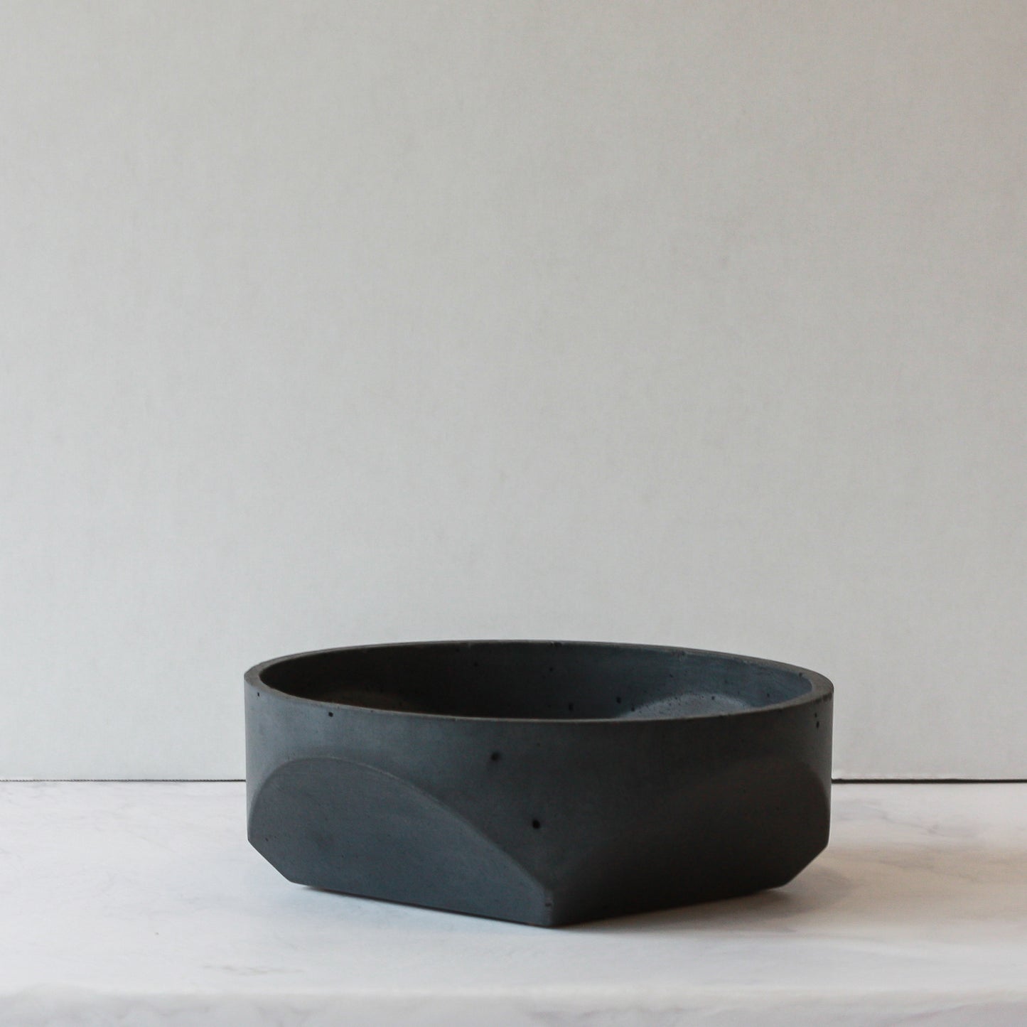 Concrete Bowl - black in small