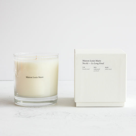 Le Long Fond candle made of a soy blend of hinoki wood, cedarwood, patchouli and white musk by Maison louis Marie
