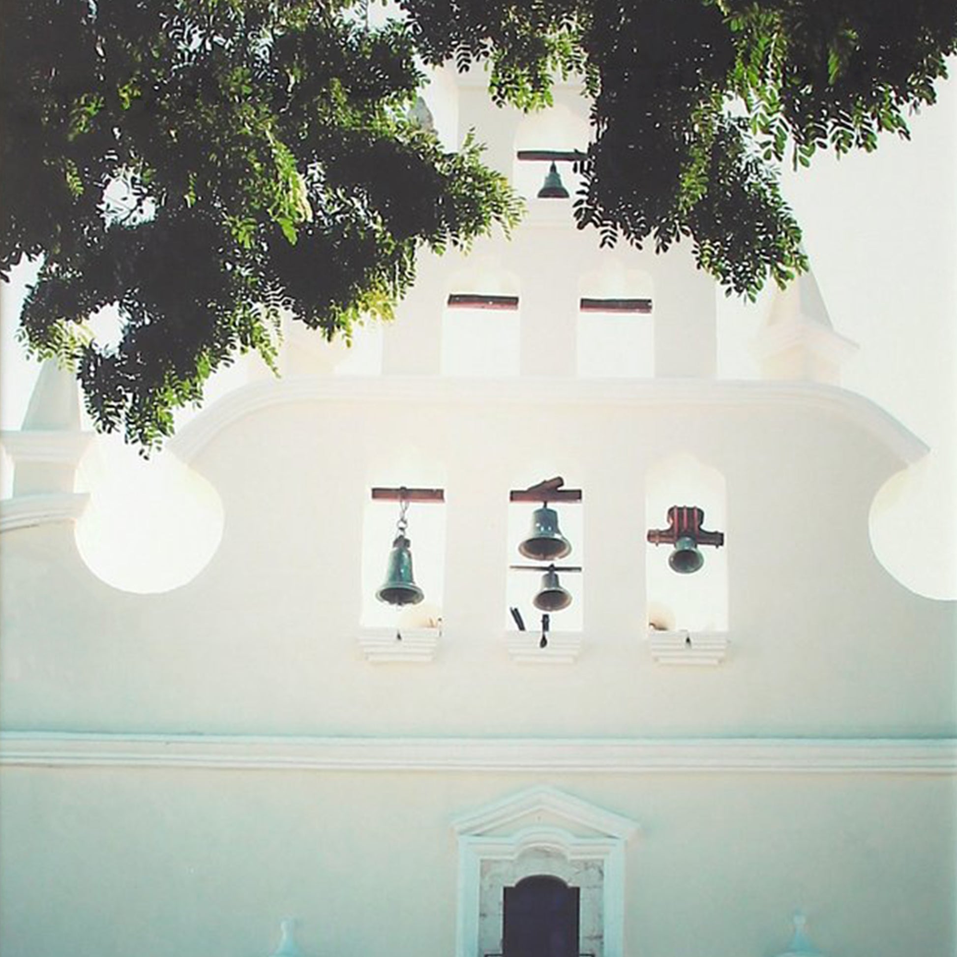 Building in Mérida, Yucatan photographed by Sara Ferguson