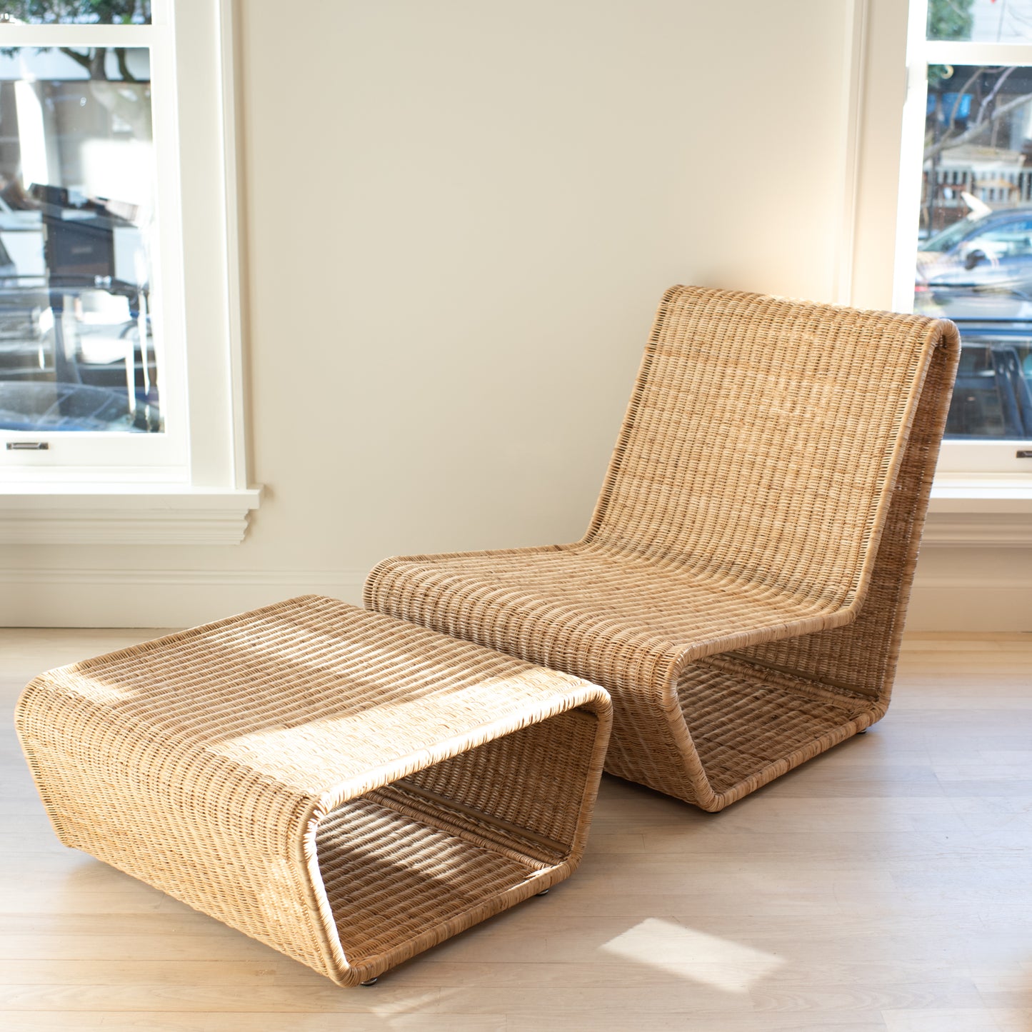 Wave Lounge Chair