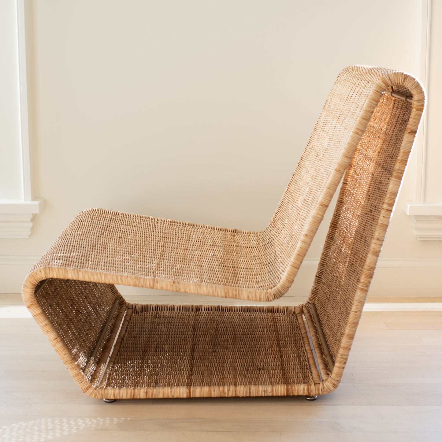 Wave Lounge Chair