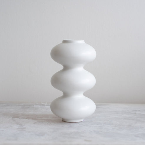 Wave Form Vase - Matte White – Anyon Design and Atelier