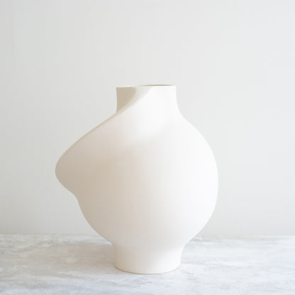 Large Pirout Vase - Raw White