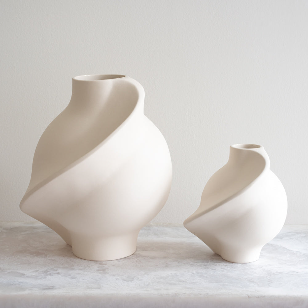 Small Pirout Vase - Raw White