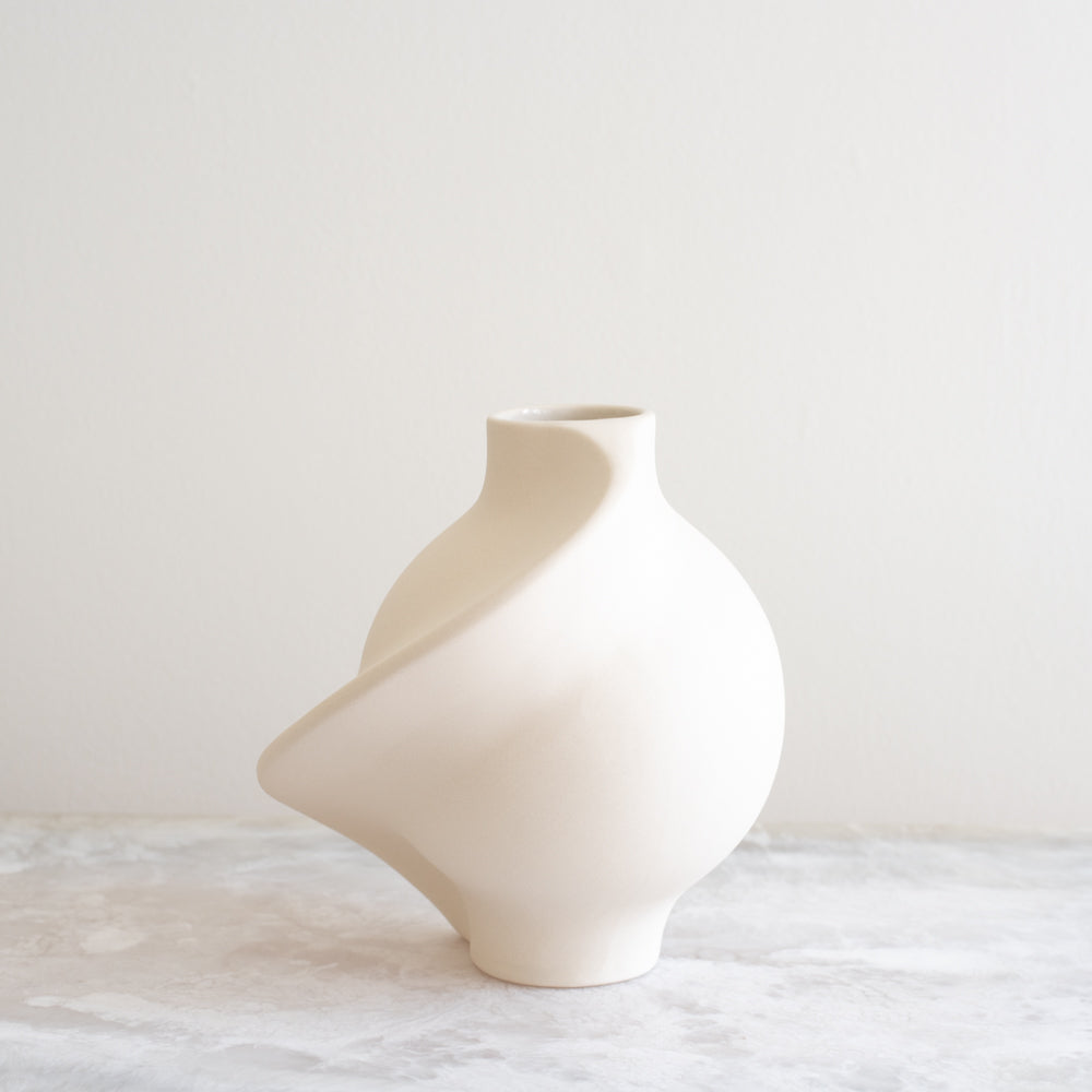 Small Pirout Vase - Raw White